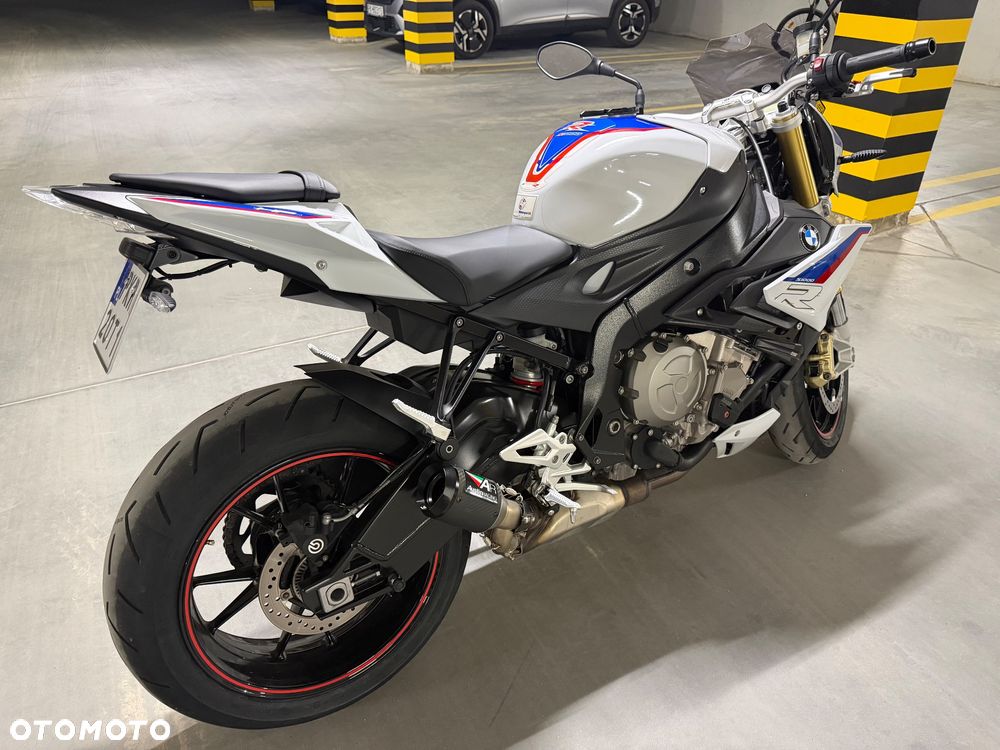 BMW S - 4