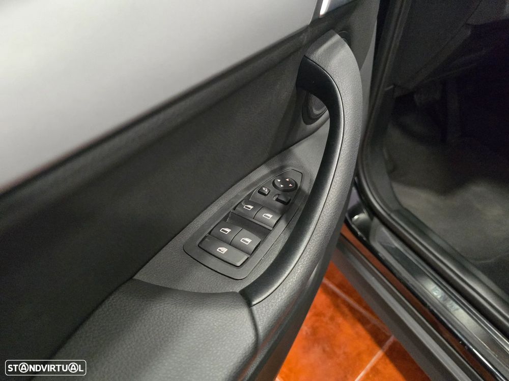 BMW X1 xDrive25e Advantage - 38