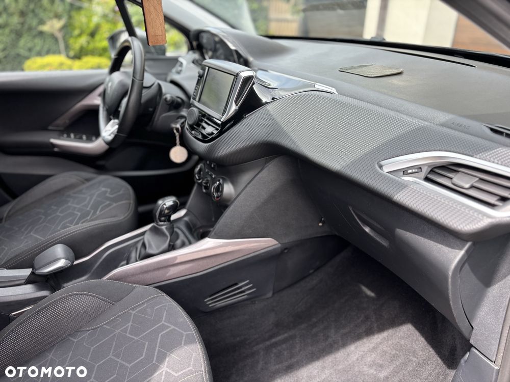 Peugeot 2008 - 8