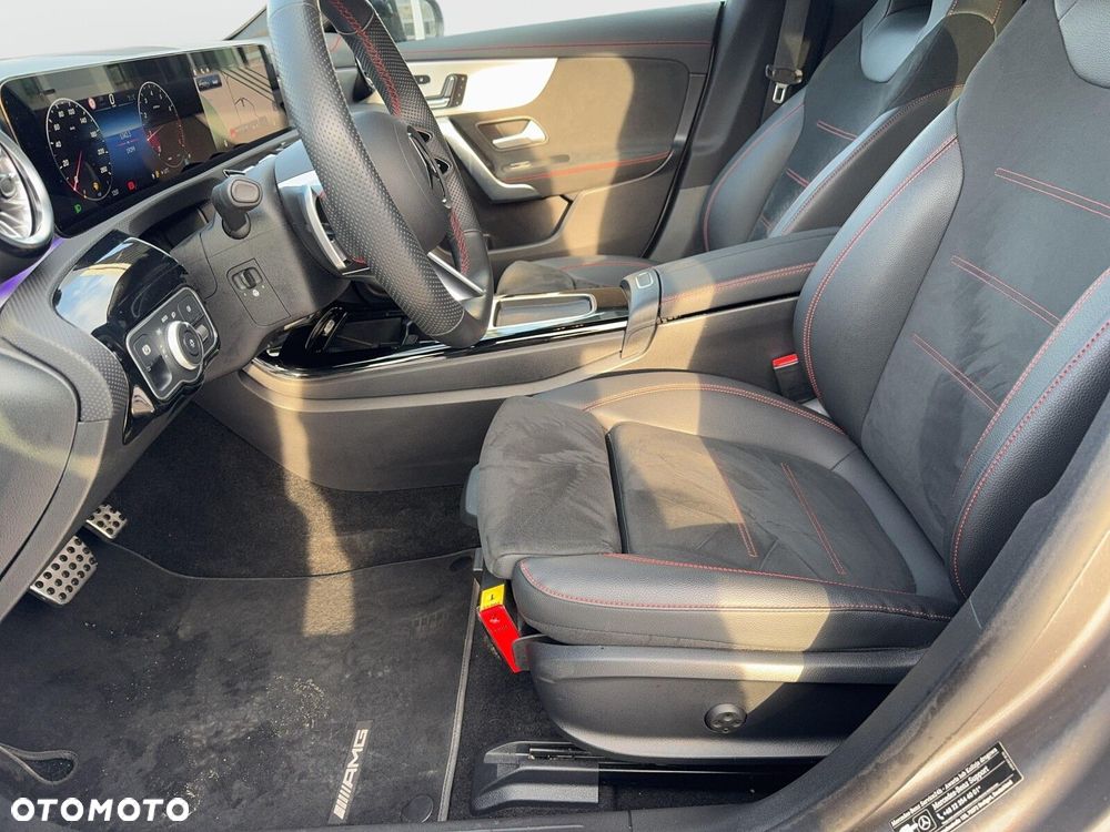 Mercedes-Benz CLA 200 AMG Line 7G-DCT - 17