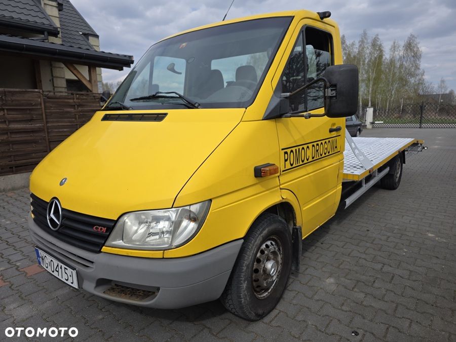 Mercedes-Benz 316 - 2