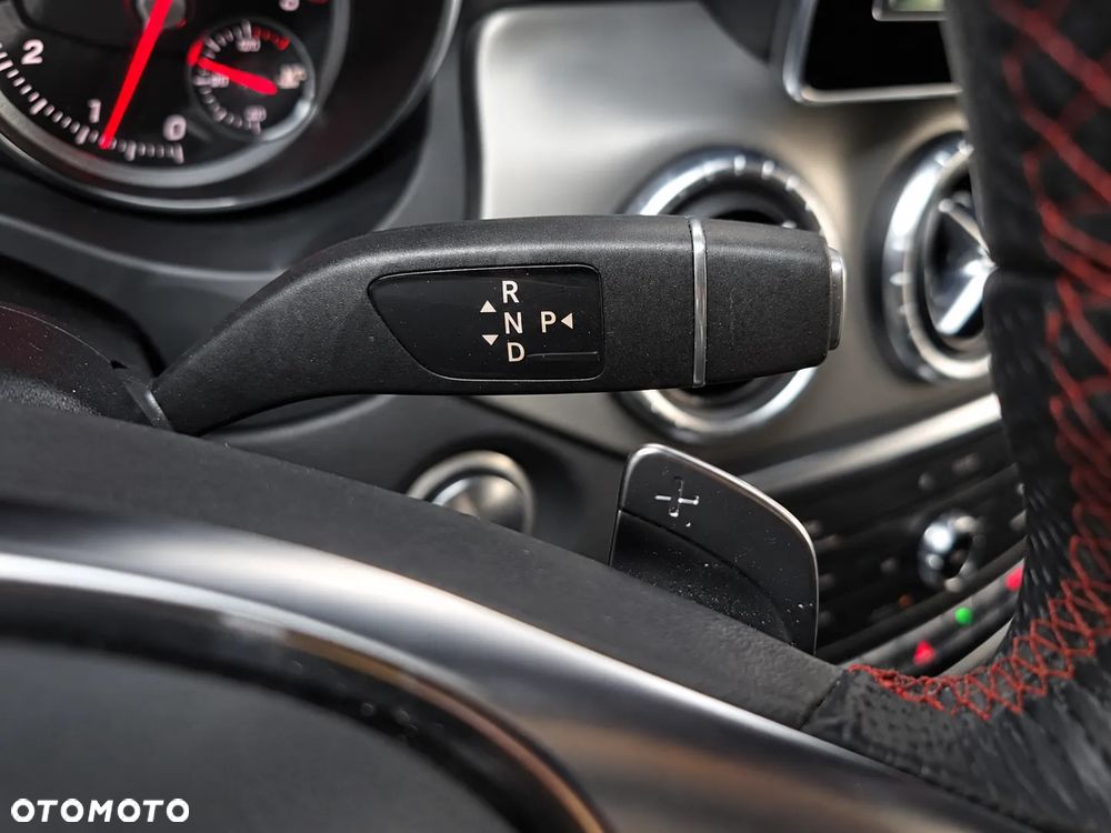 Mercedes-Benz CLA - 13
