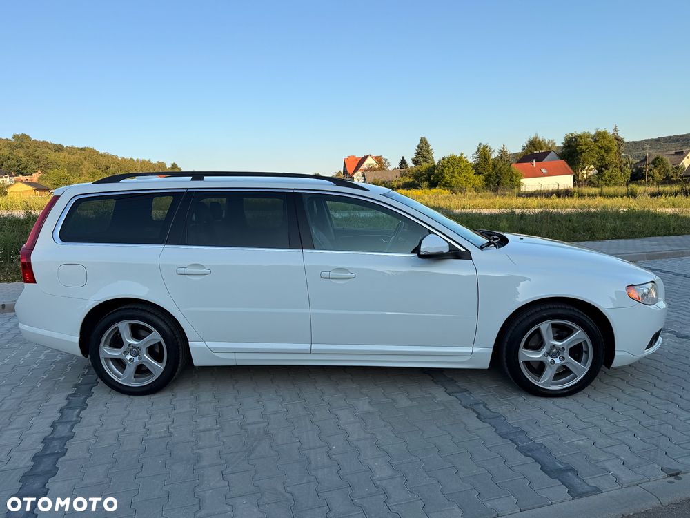 Volvo V70 D3 Momentum - 9