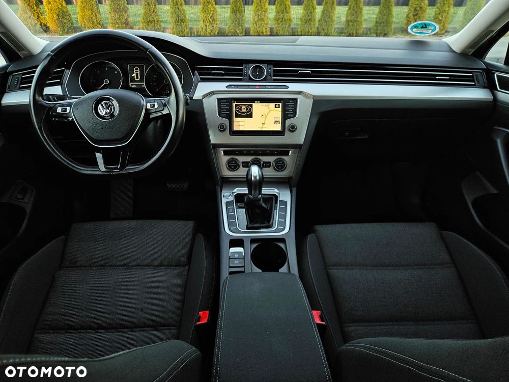 Volkswagen Passat 2.0 TDI SCR DSG Comfortline - 27