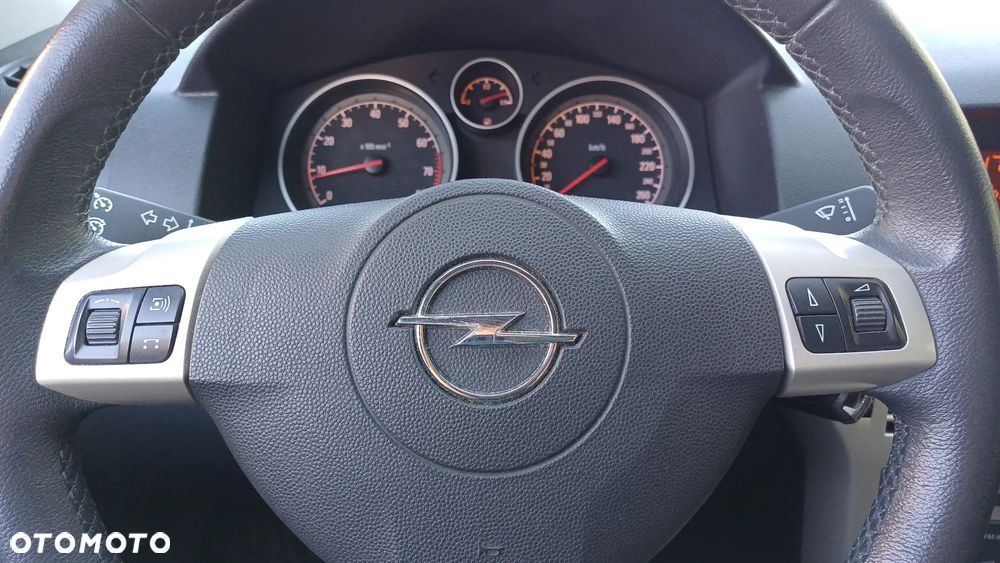 Opel Astra - 16