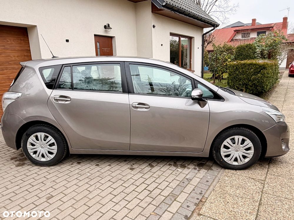 Toyota Verso 1.6 D-4D Prestige EU6 - 10