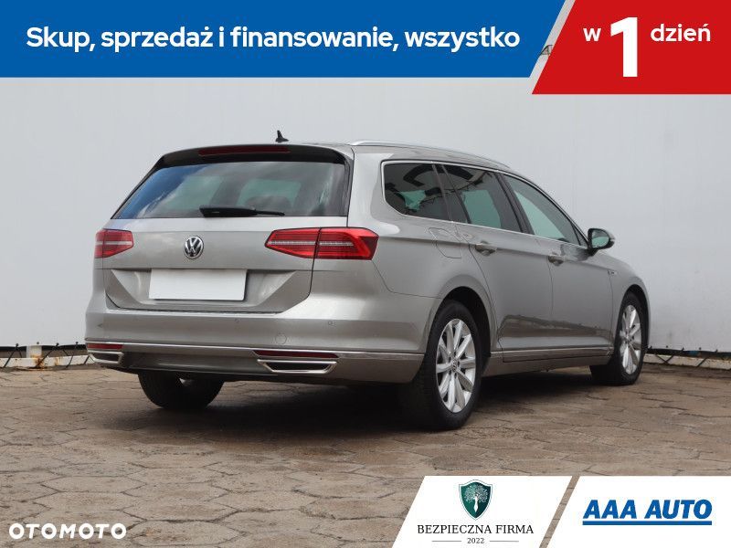 Volkswagen Passat Variant - 7