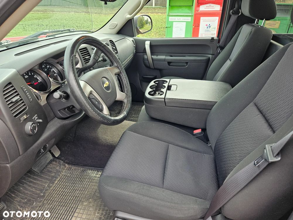Chevrolet Silverado - 11