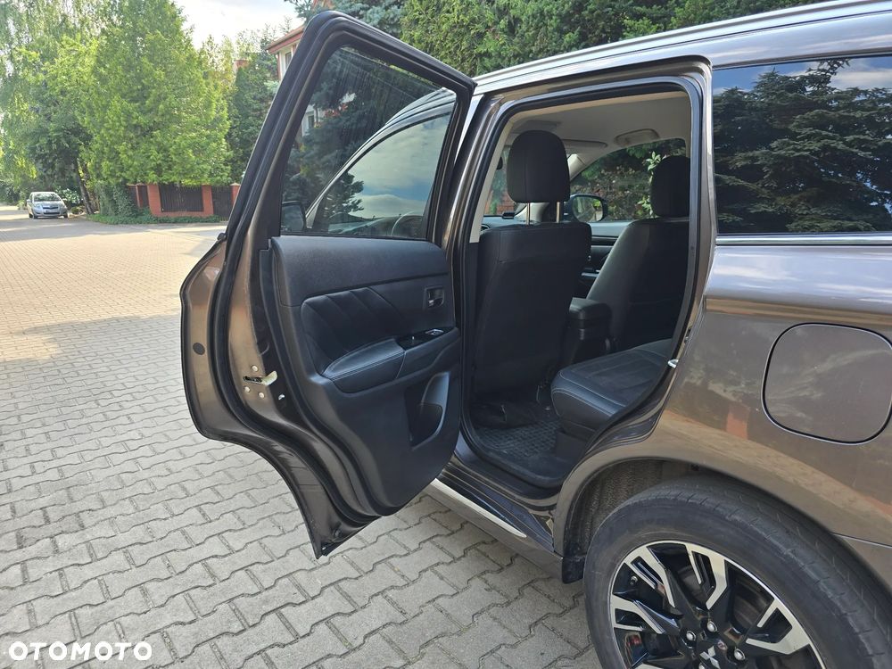 Mitsubishi Outlander - 17
