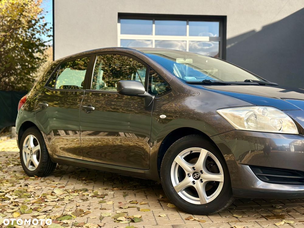 Toyota Auris - 2