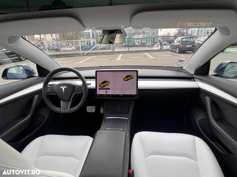 Tesla Model 3 - 6