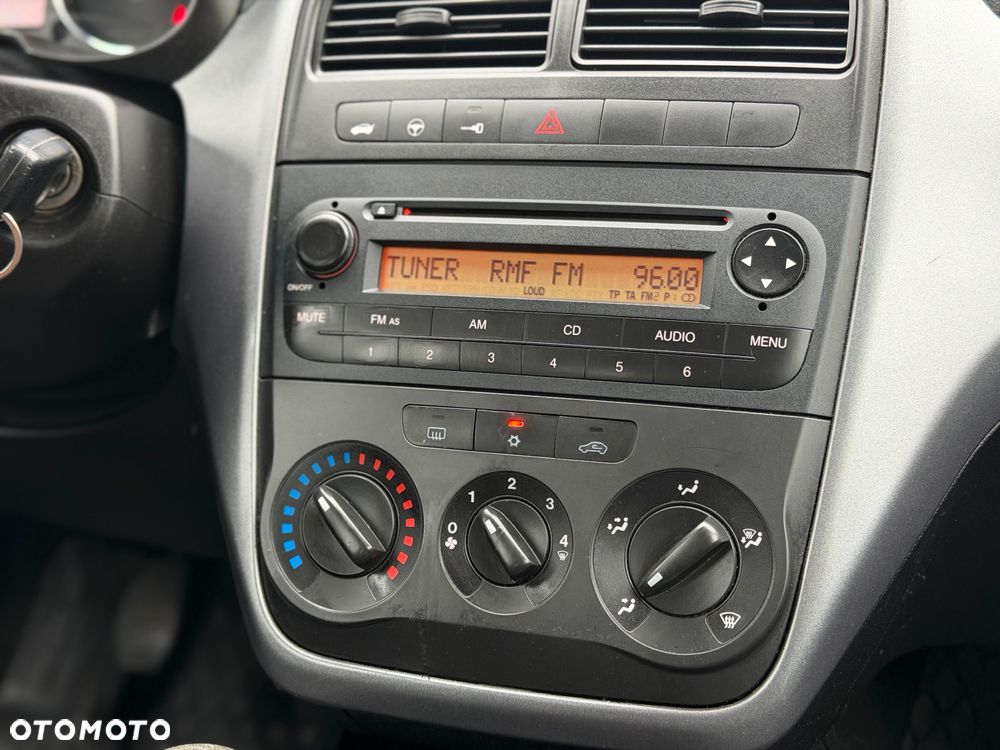 Fiat Grande Punto Actual 1.4 8V Estiva Blue&Me - 9