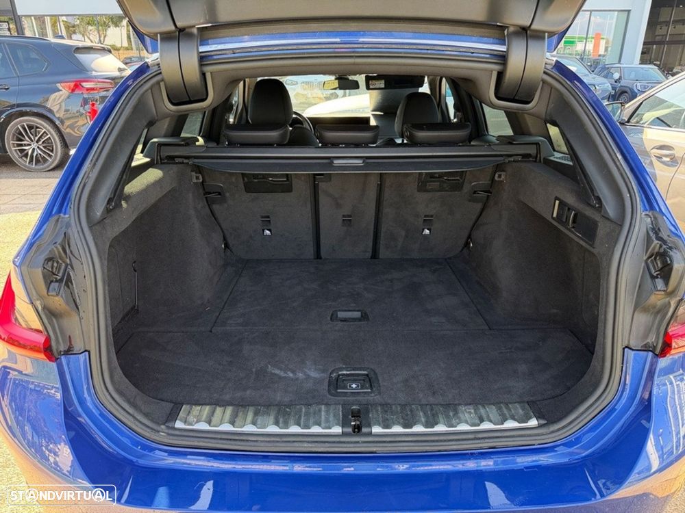 BMW 320 d Touring Pack Desportivo M Auto - 17