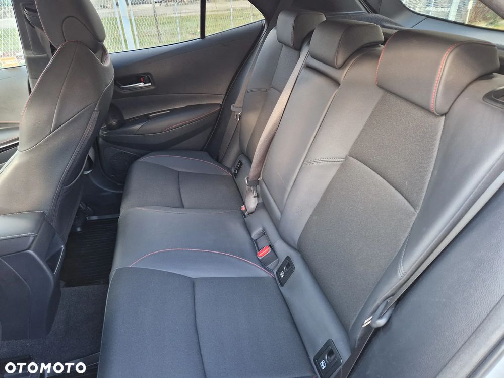 Toyota Corolla 2.0 Hybrid GR Sport Dynamic - 34