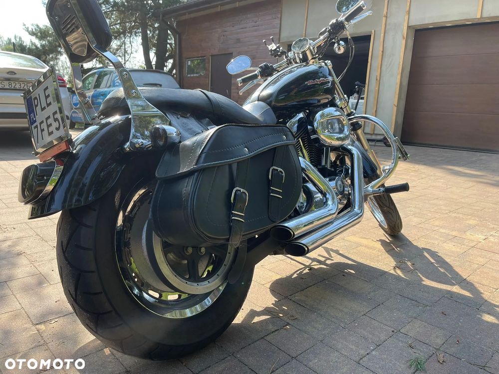 Harley-Davidson Sportster Custom 1200C - 4