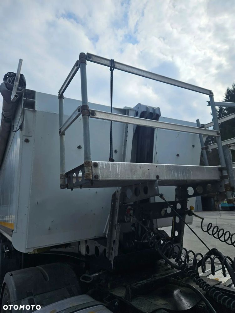 Schmitz Cargobull Ski24 - 9