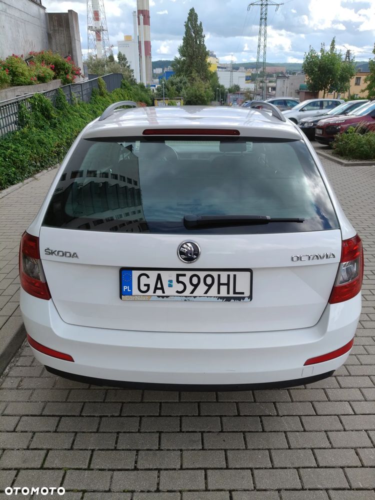 Skoda Octavia 1.6 TDI Active - 9
