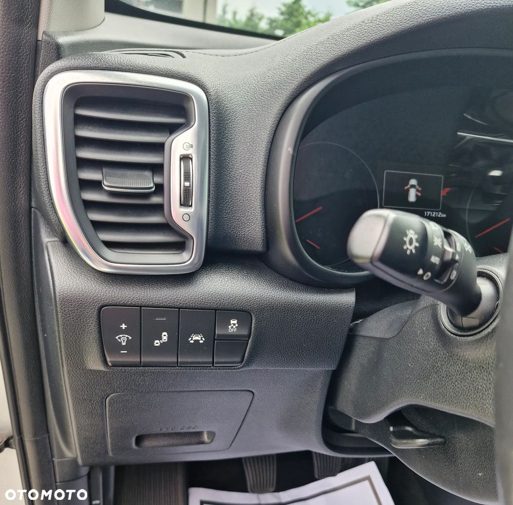 Kia Sportage - 16