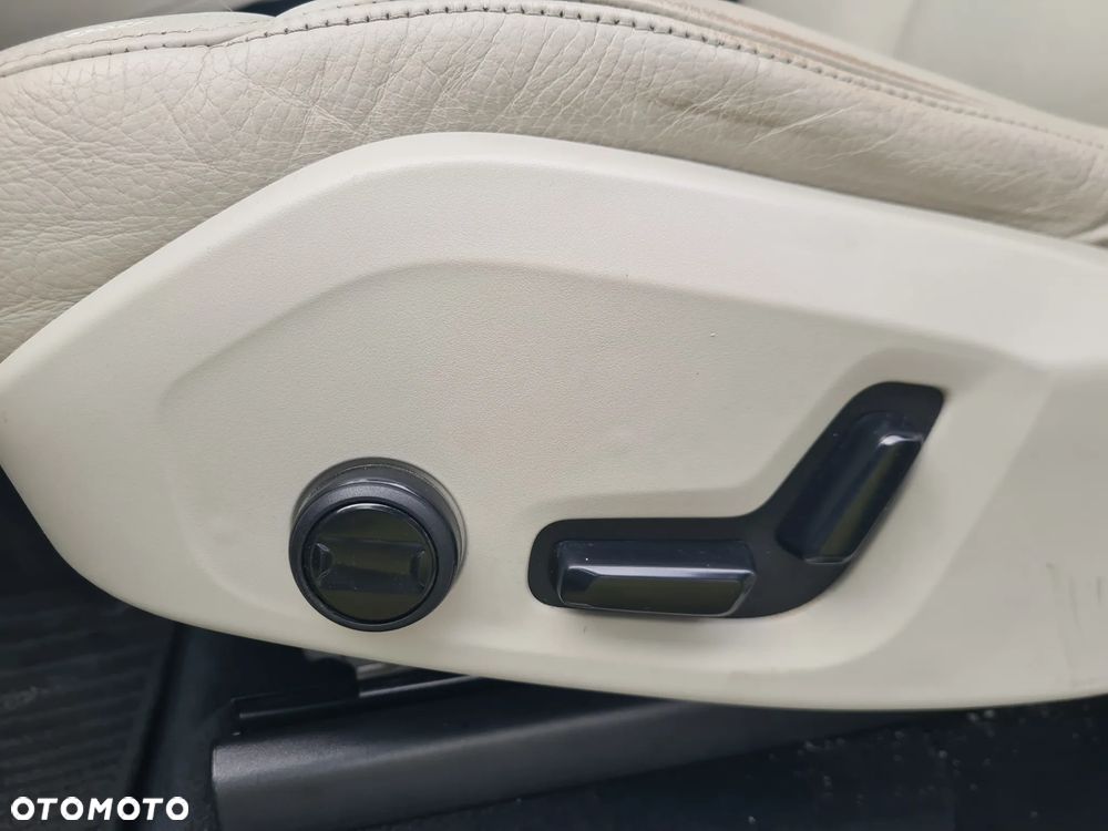 Volvo XC 90 T6 AWD Geartronic Momentum - 27