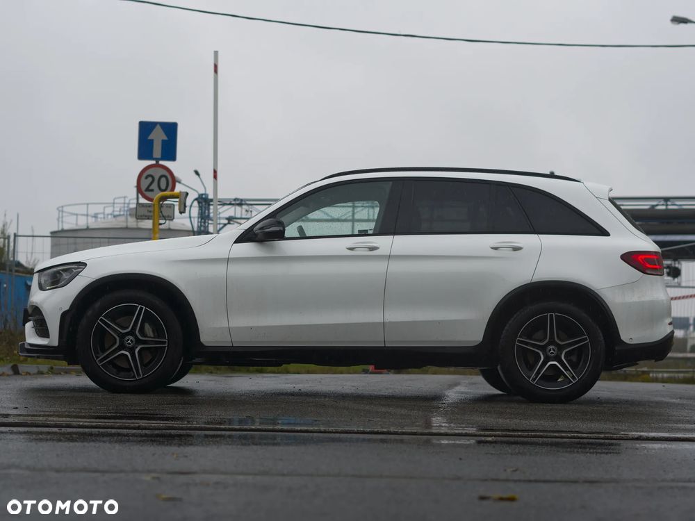 Mercedes-Benz GLC 200 4Matic 9G-TRONIC AMG Line - 11