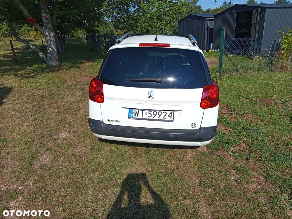Peugeot 207 95 VTi Family - 6