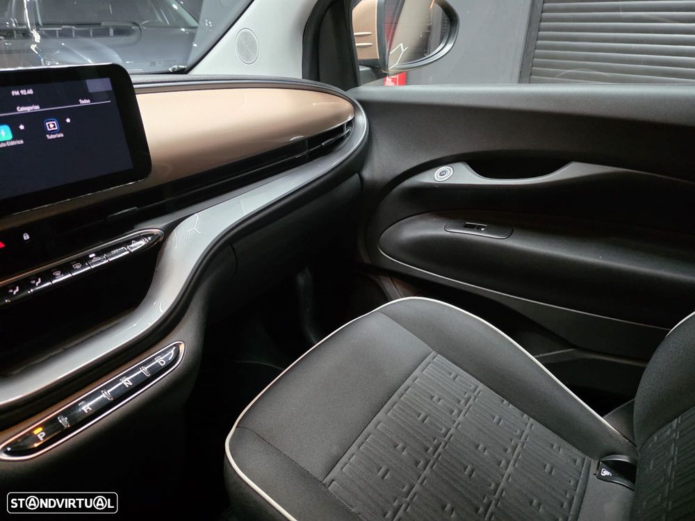 Fiat 500e 3 + 1 42 kWh Icon - 37