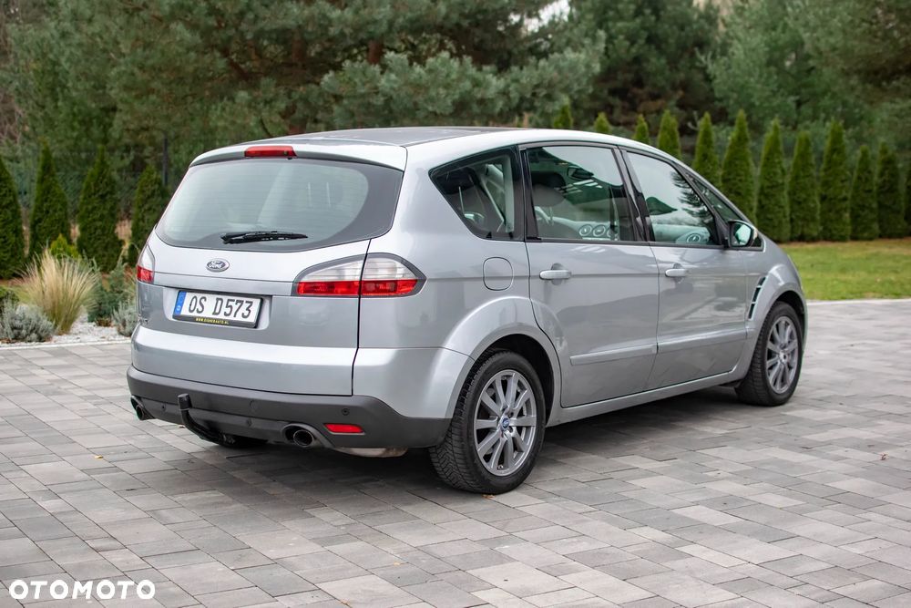 Ford S-Max - 17