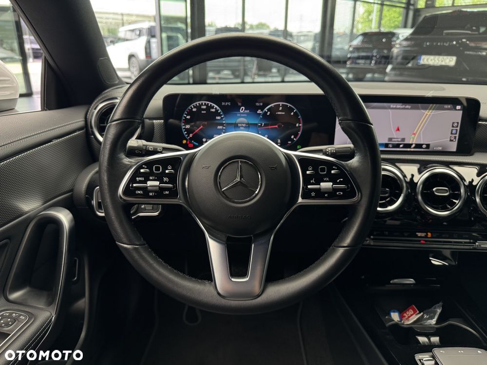 Mercedes-Benz CLA 180 d Progressive 8G-DCT - 17