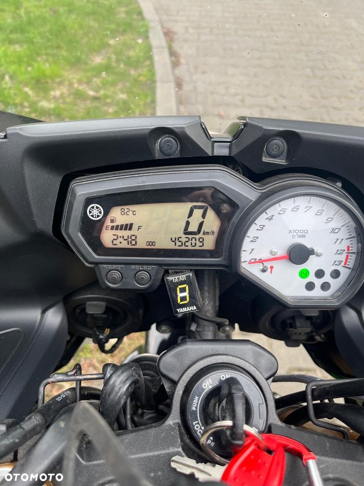 Yamaha FZ8 - 12