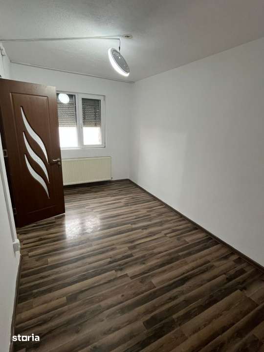 Oferim spre vanzare apartament recent renovat 2 camere-Zona Aleea Narc — fotografia 3