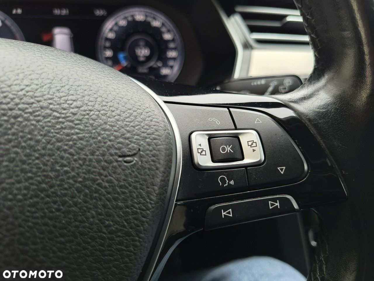 Volkswagen Passat Variant 2.0 TDI (BlueMotion Technology) Comfortline - 23