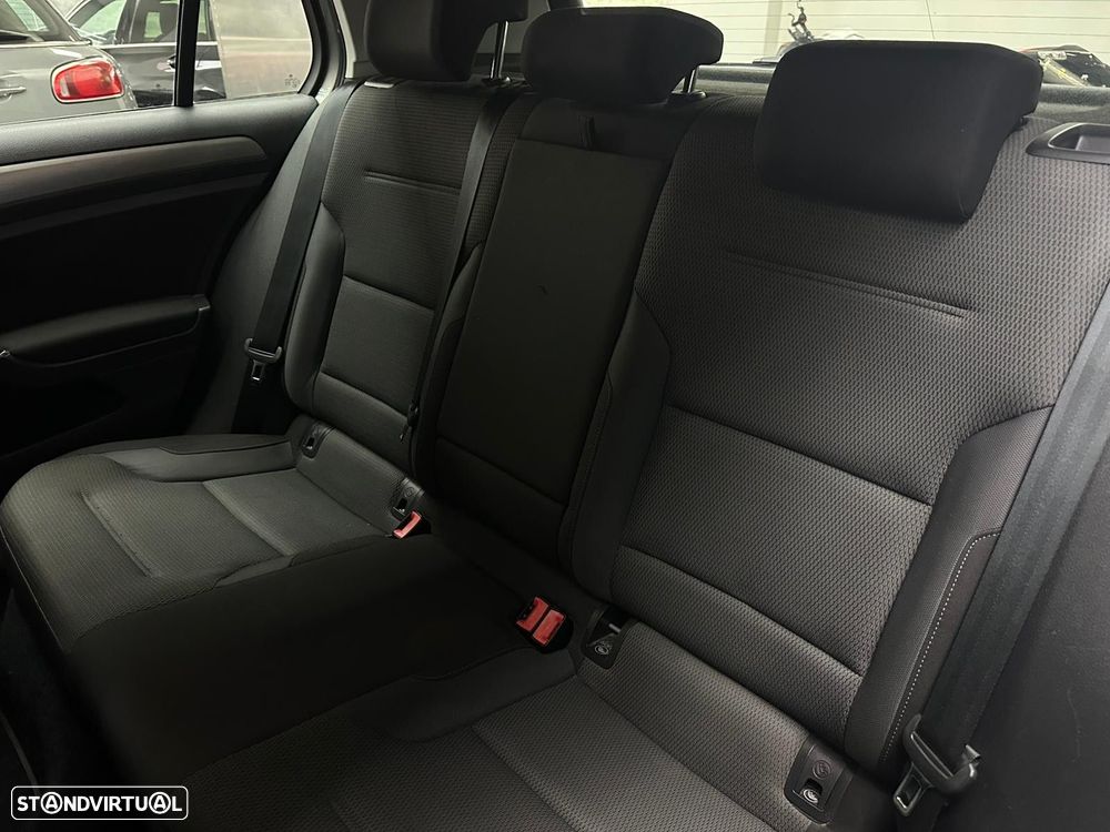 VW Golf 1.6 TDi GPS Edition - 34