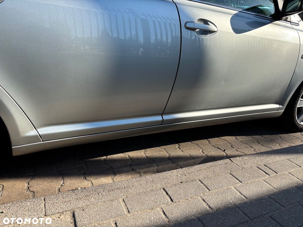 Toyota Avensis 1.8 VVT-i Combi - 24