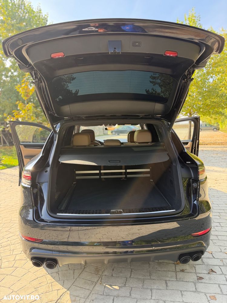 Porsche Cayenne S - 13