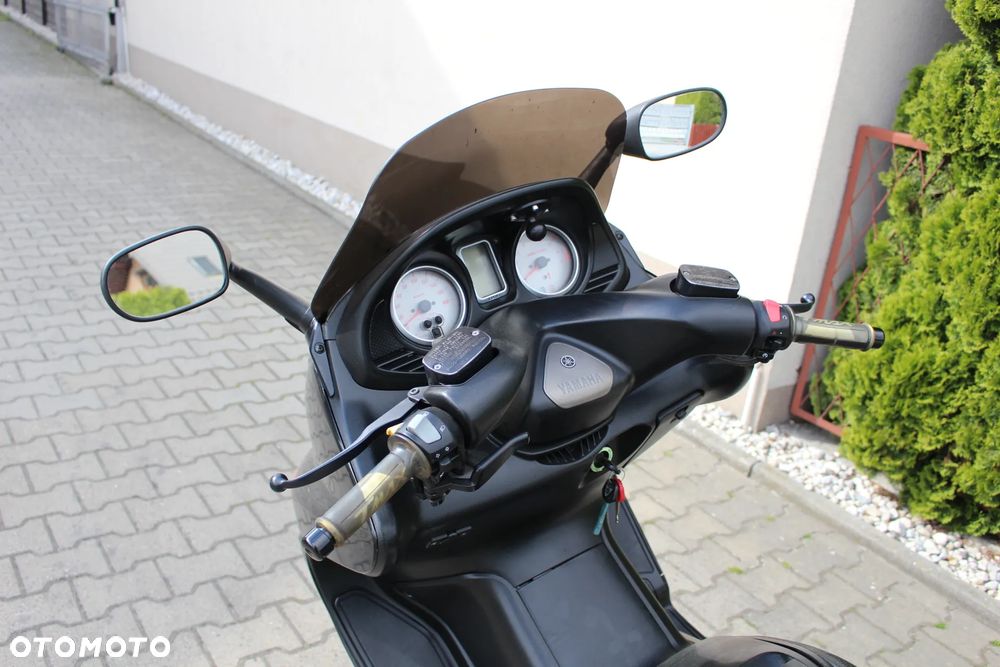 Yamaha Tmax - 17