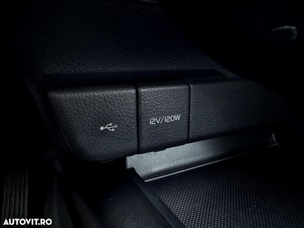 Toyota Camry - 24