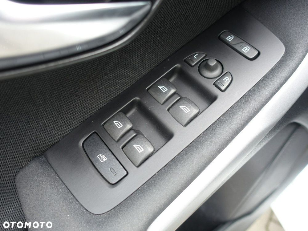 Volvo V40 T2 Kinetic - 25