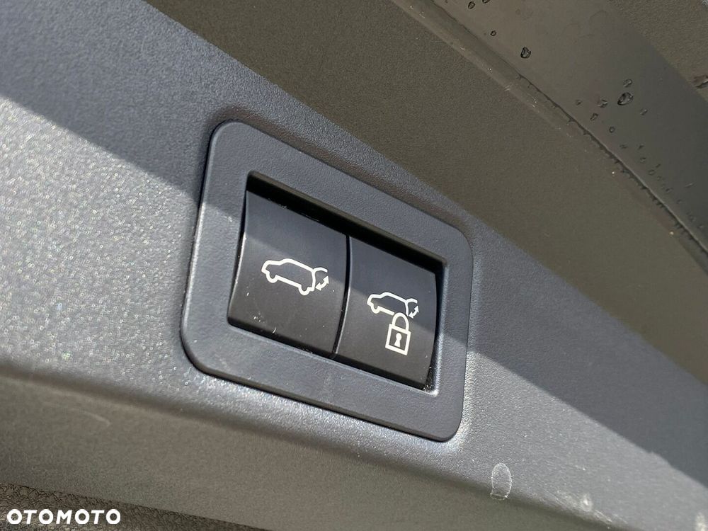 Toyota Corolla 2.0 Hybrid GR Sport - 33