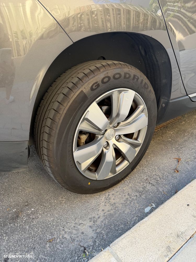 Peugeot 2008 1.2 PureTech Style - 11