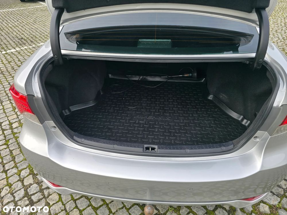 Toyota Avensis 2.0 D-4D Sol+NAVI - 22