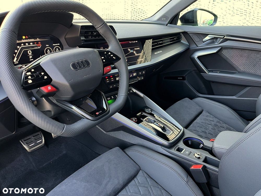 Audi RS3 Limousine - 23