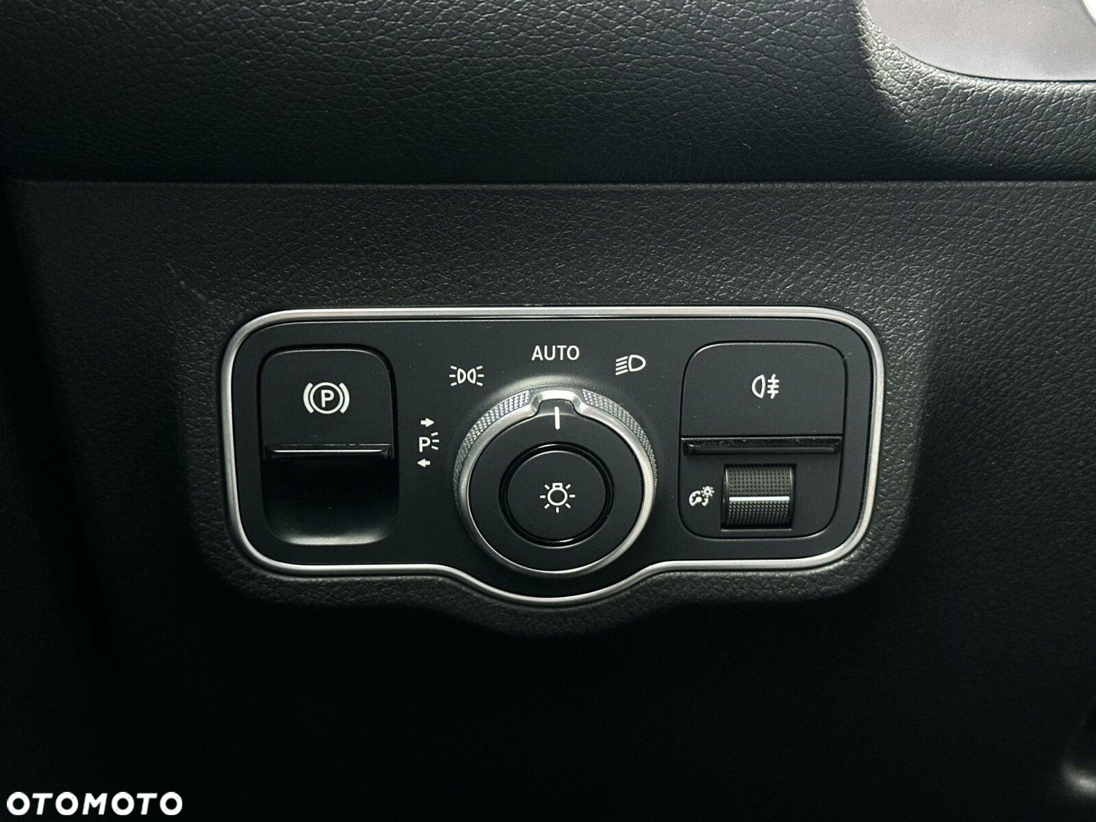 Mercedes-Benz GLB 200 d 4-Matic Progressive 8G-DCT - 24