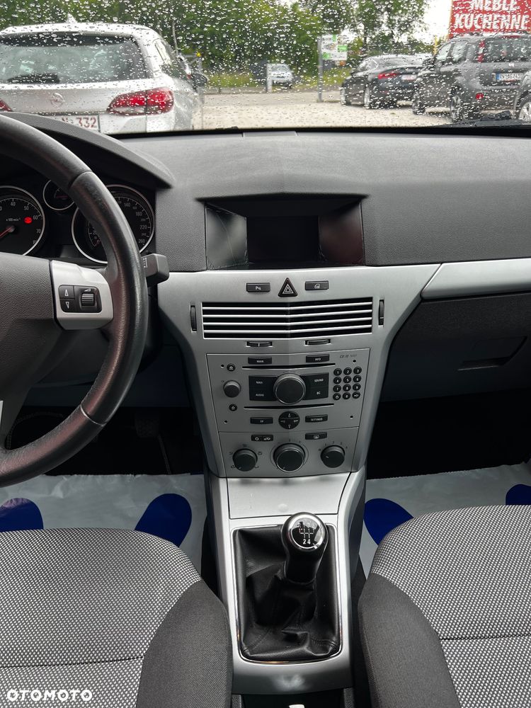 Opel Astra 1.6 Exklusiv - 28