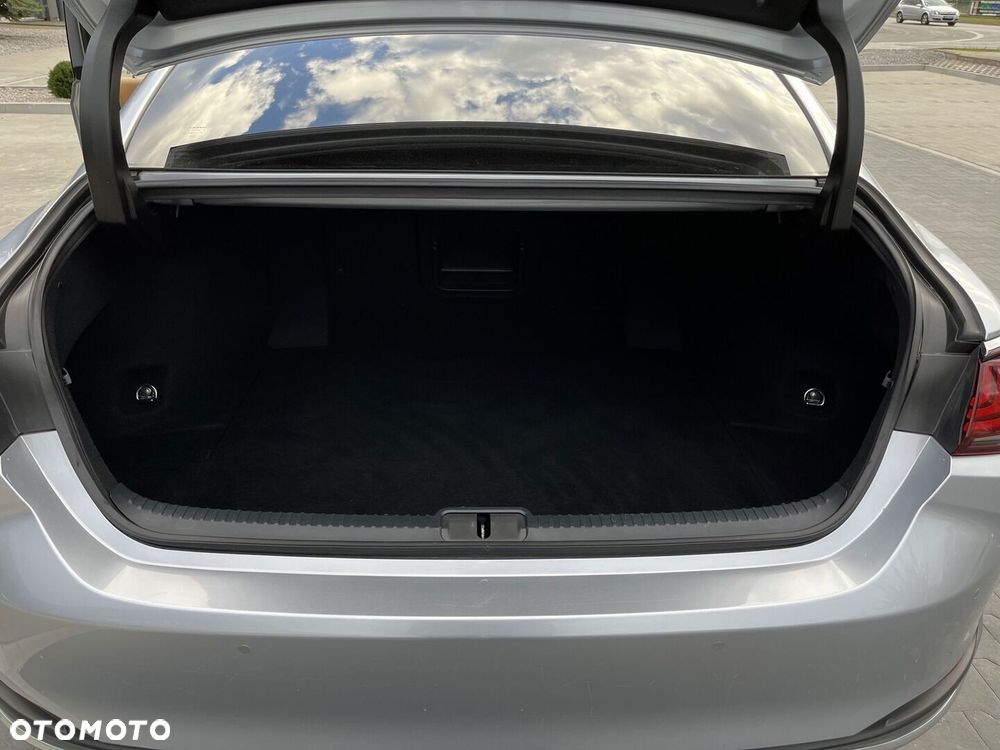 Lexus ES 300h Business Edition - 30