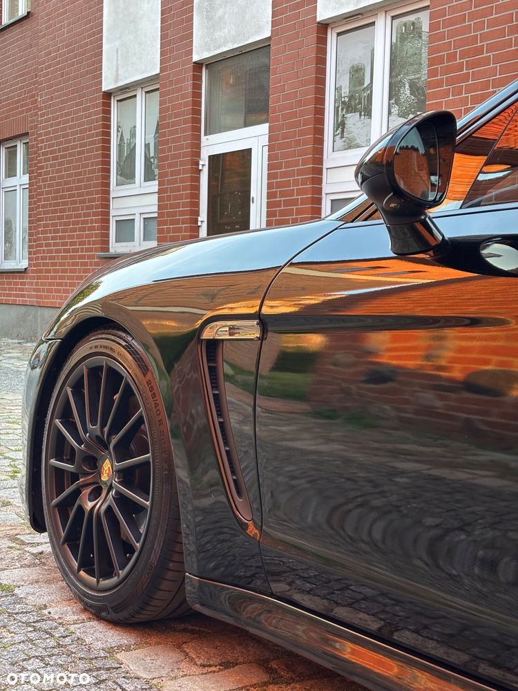 Porsche Panamera 4S - 19