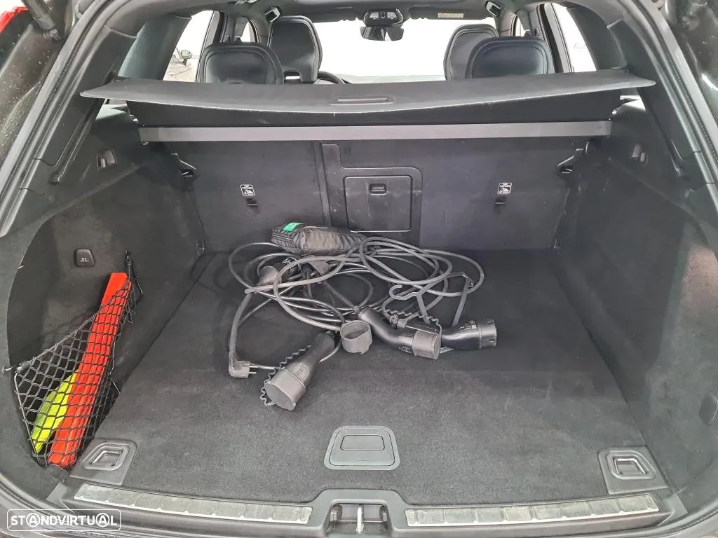 Volvo XC 60 2.0 T6 PHEV R-Design AWD - 8