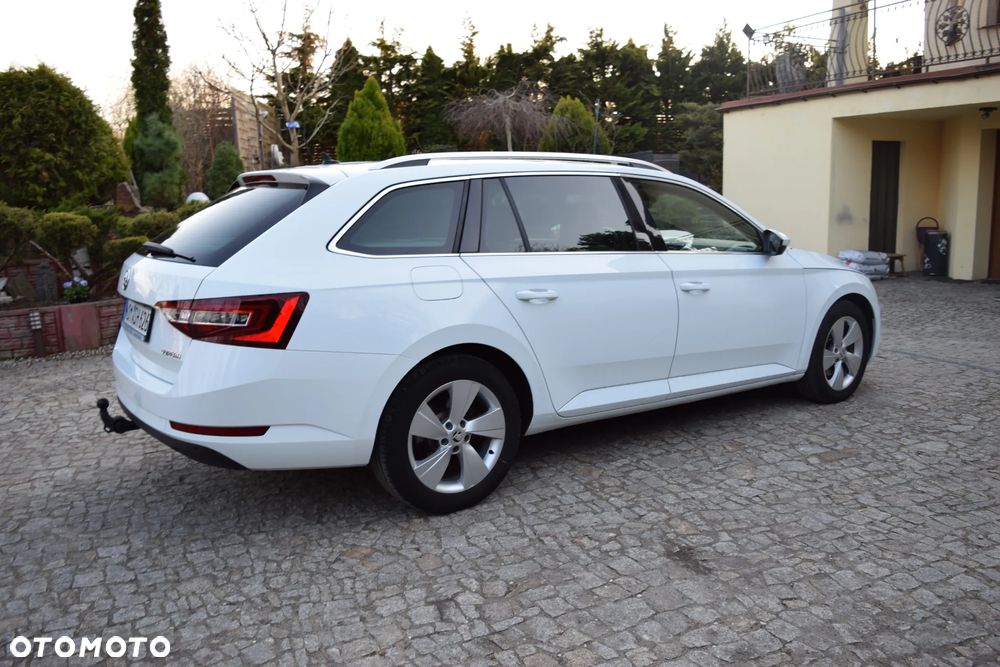 Skoda Superb 2.0 TDI DSG Ambition - 7