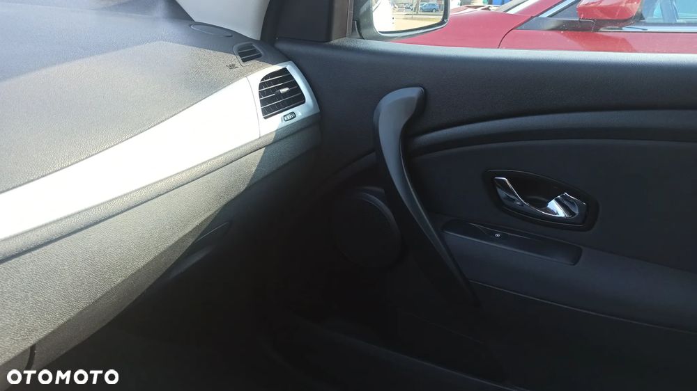 Renault Megane 1.5 dCi Dynamique - 8