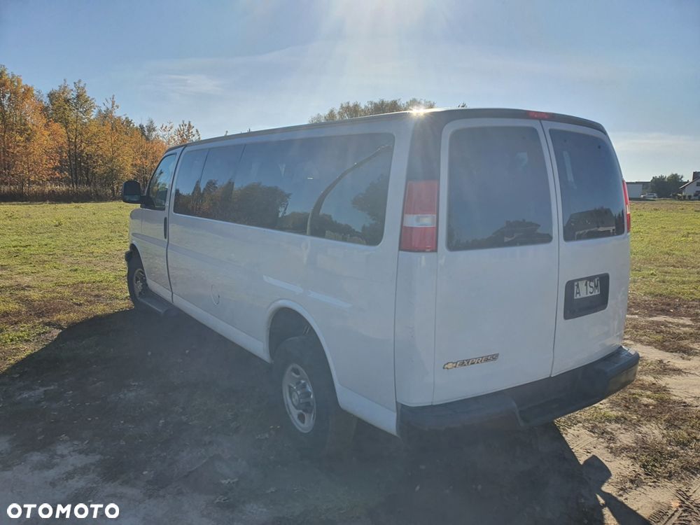 Chevrolet Express - 4
