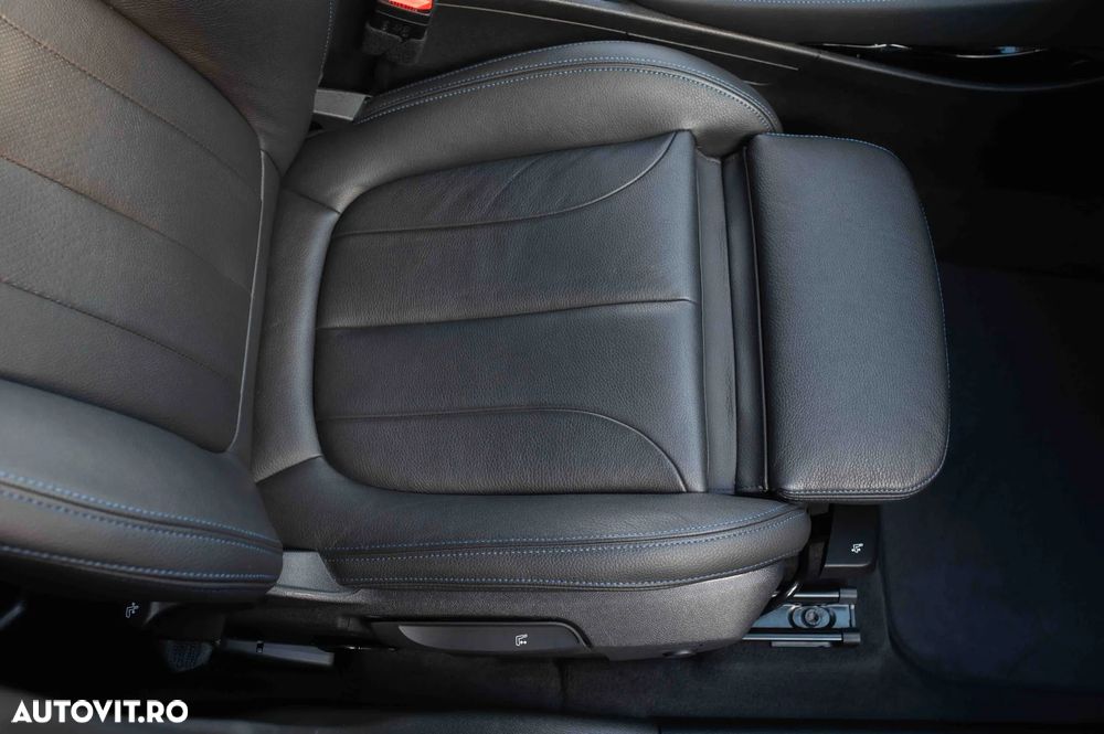 BMW X1 xDrive20i AT M Sport - 20